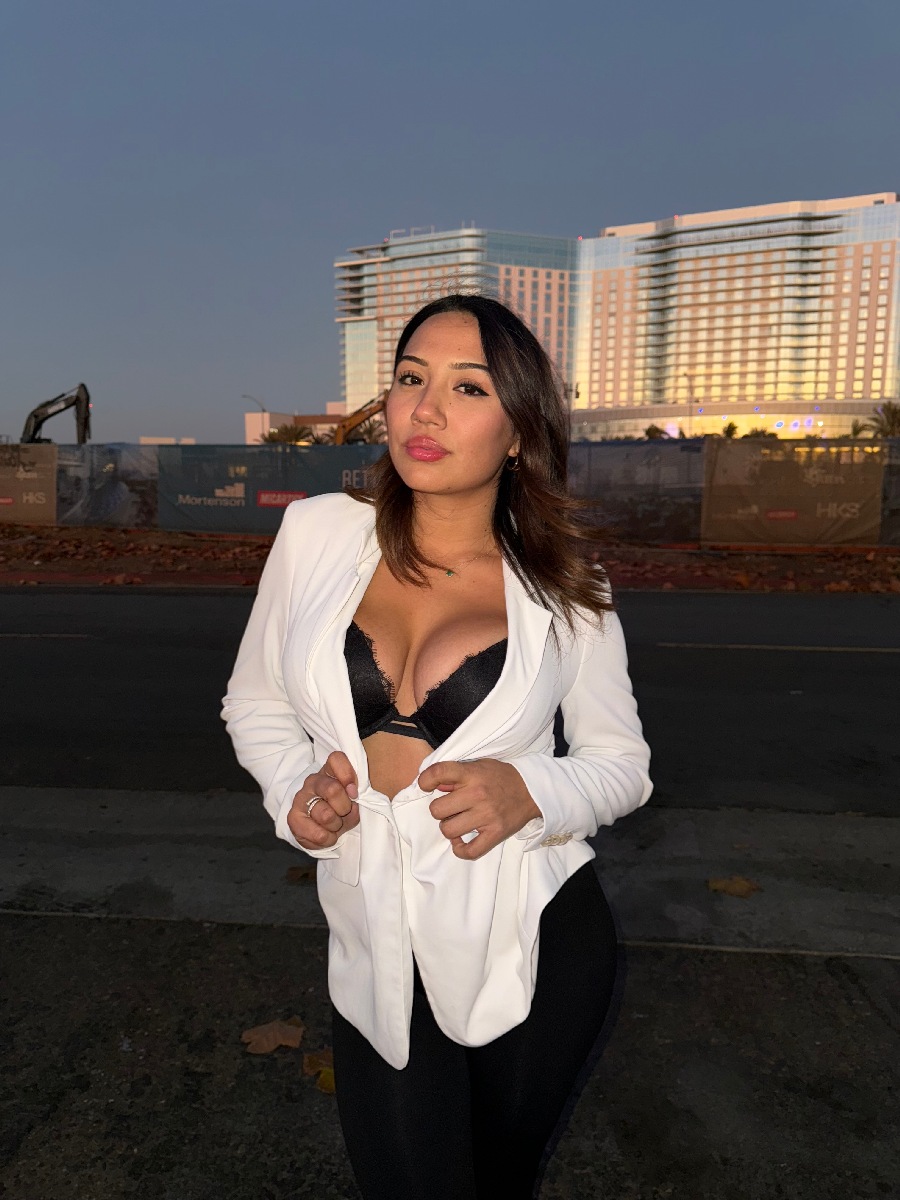 Take a pause and enjoy Ali Cruz — streaming from Asansol