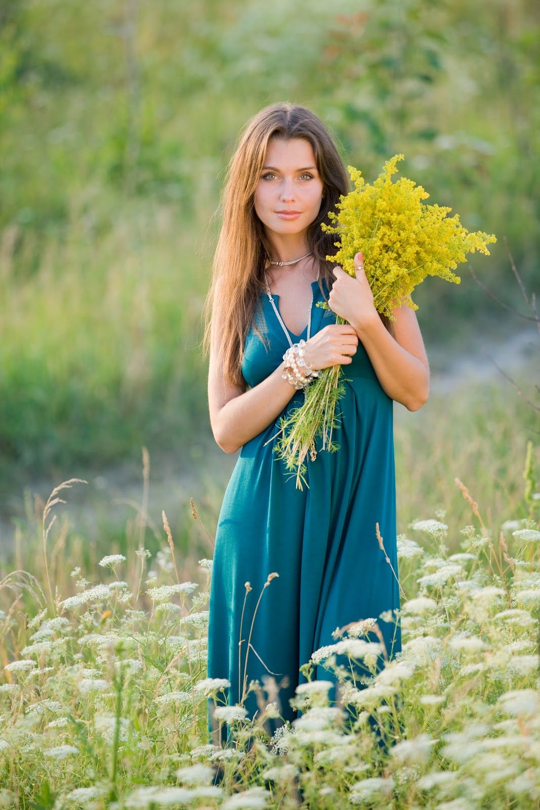 Slavic women in Asansol
