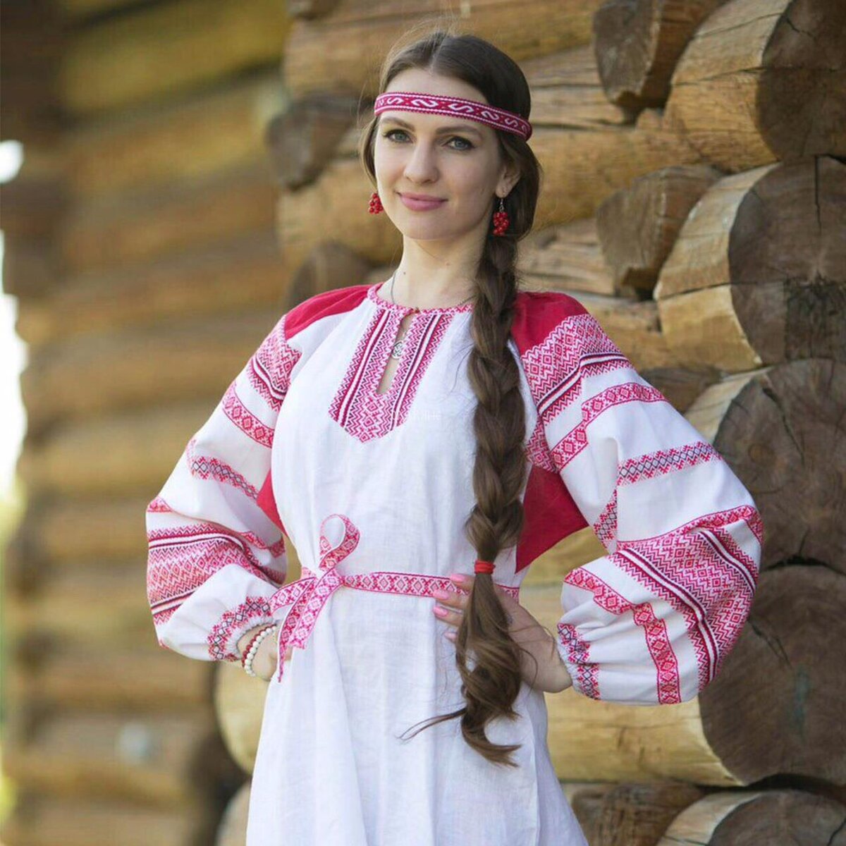 Girls in Slavic costumes in Asansol