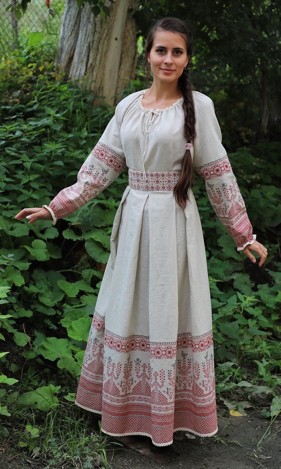 Girls in Slavic costumes in Asansol